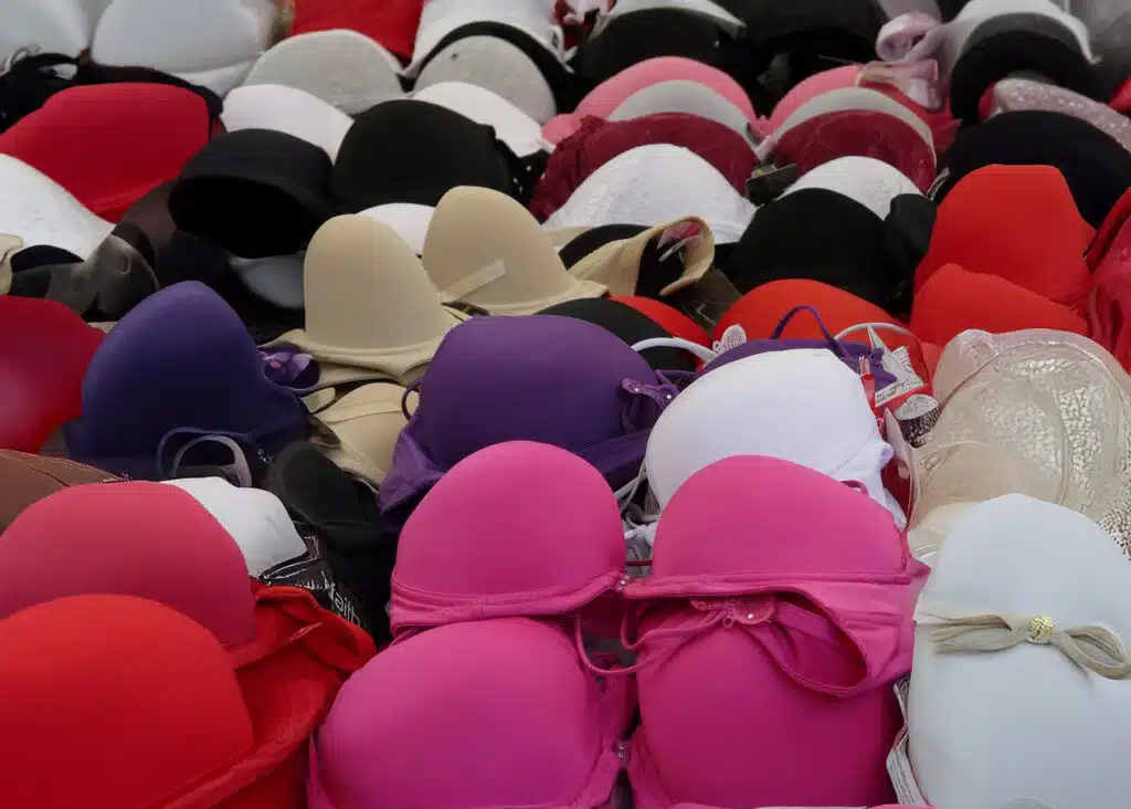 coloured bras for a boudoir shoot